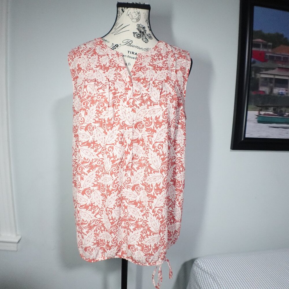 Women`s Loft Paisley Red‎ Sleeveless size Medium In Great Condition!